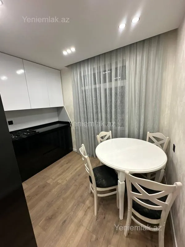 Satılır 2 otaqlı köhnə tikili 60 m²
