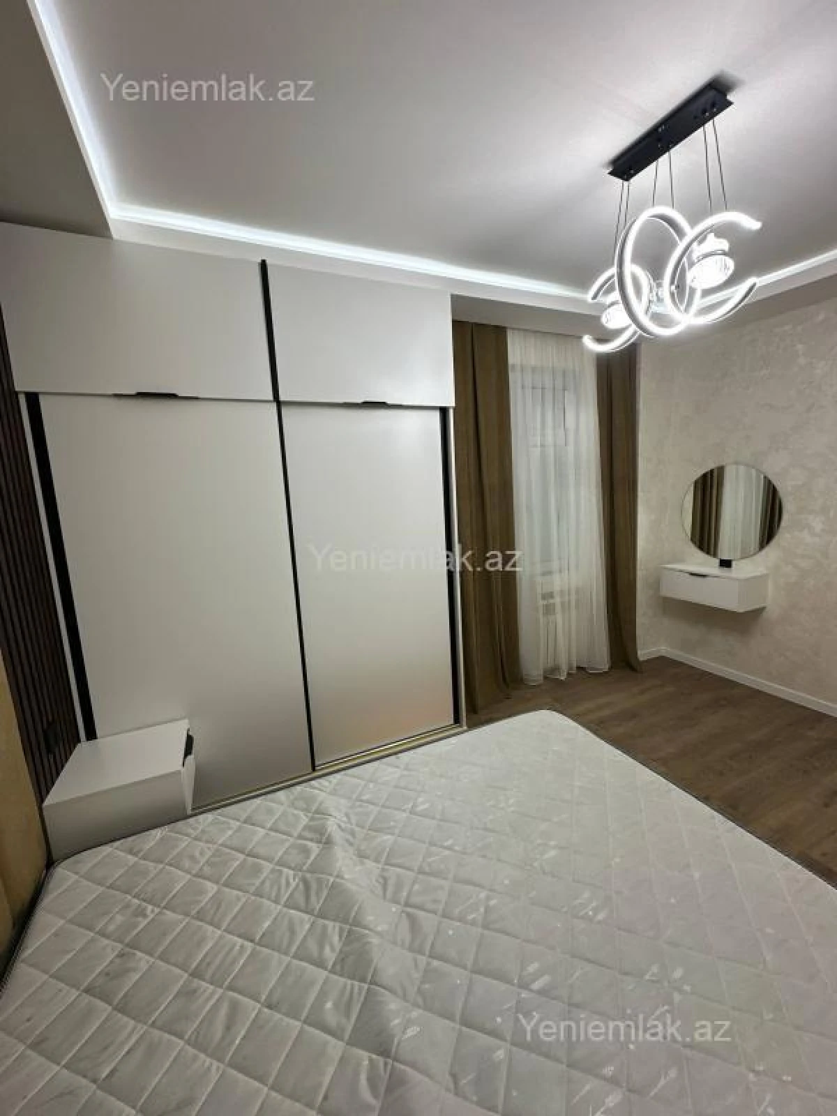 Satılır 2 otaqlı köhnə tikili 60 m²