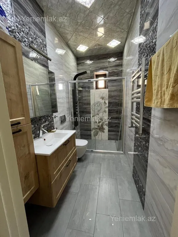 Satılır 6 otaqlı həyət evi 200 m²