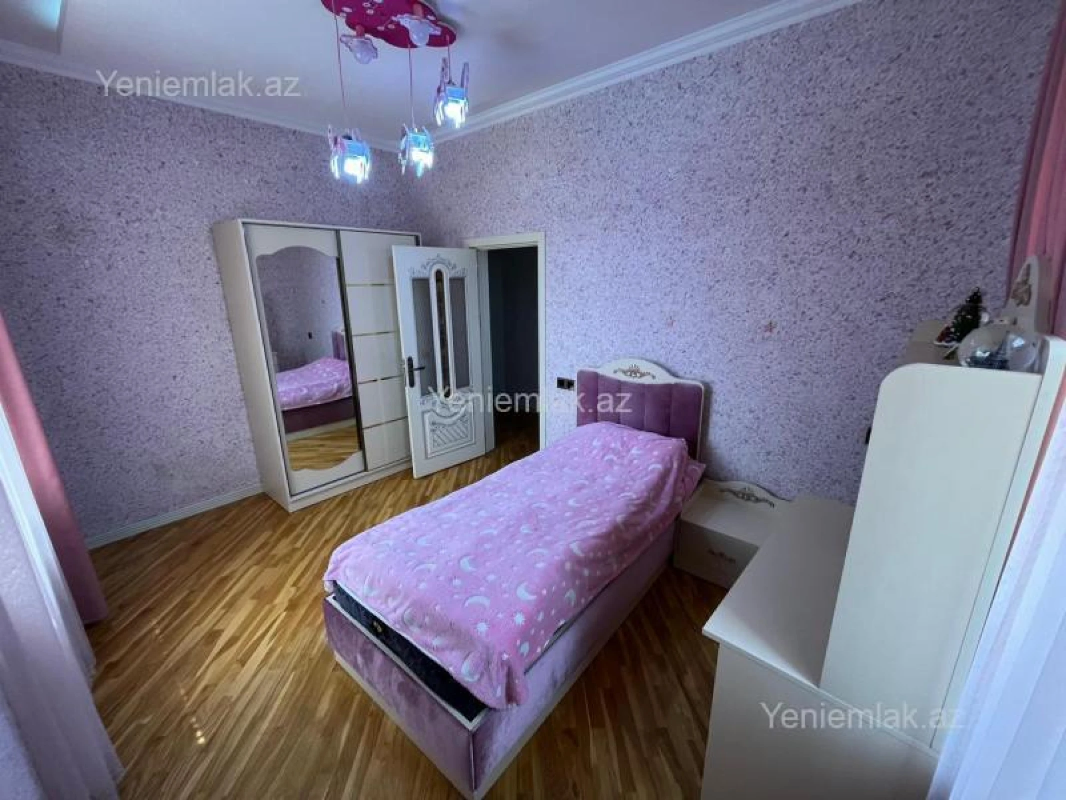 Satılır 6 otaqlı həyət evi 200 m²