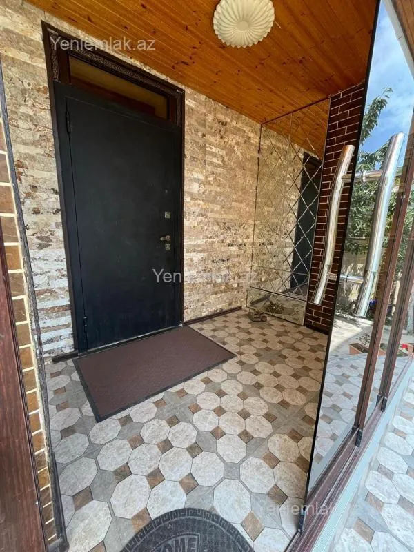 Satılır 6 otaqlı həyət evi 200 m²