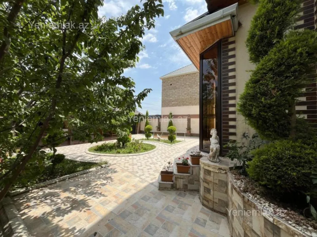 Satılır 6 otaqlı həyət evi 200 m²