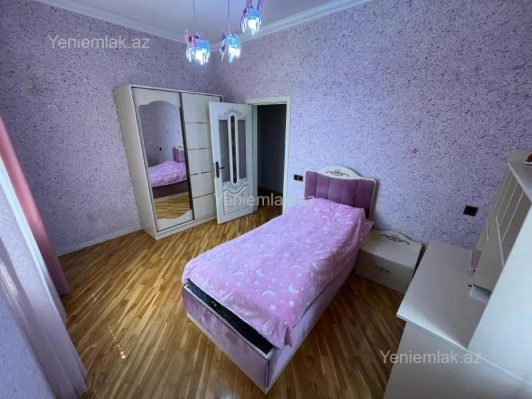 Satılır 6 otaqlı həyət evi 200 m²