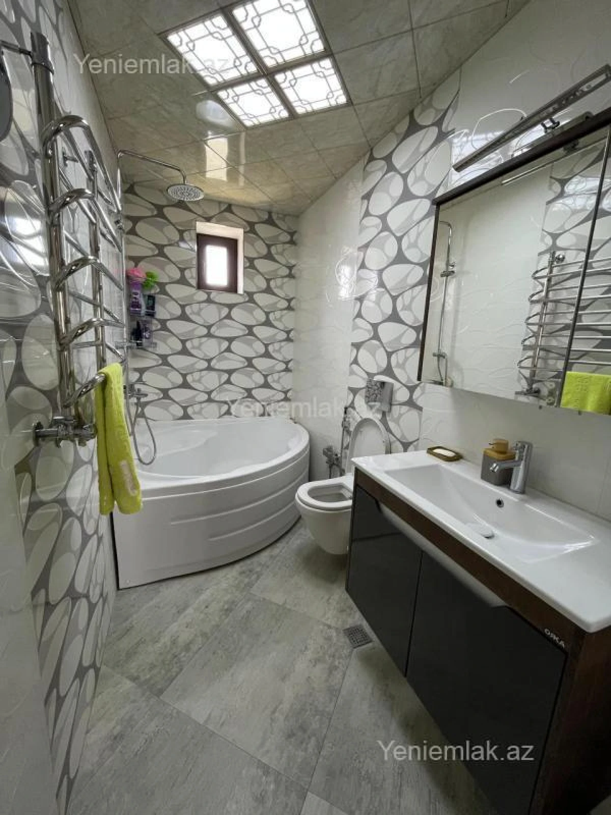 Satılır 6 otaqlı həyət evi 200 m²