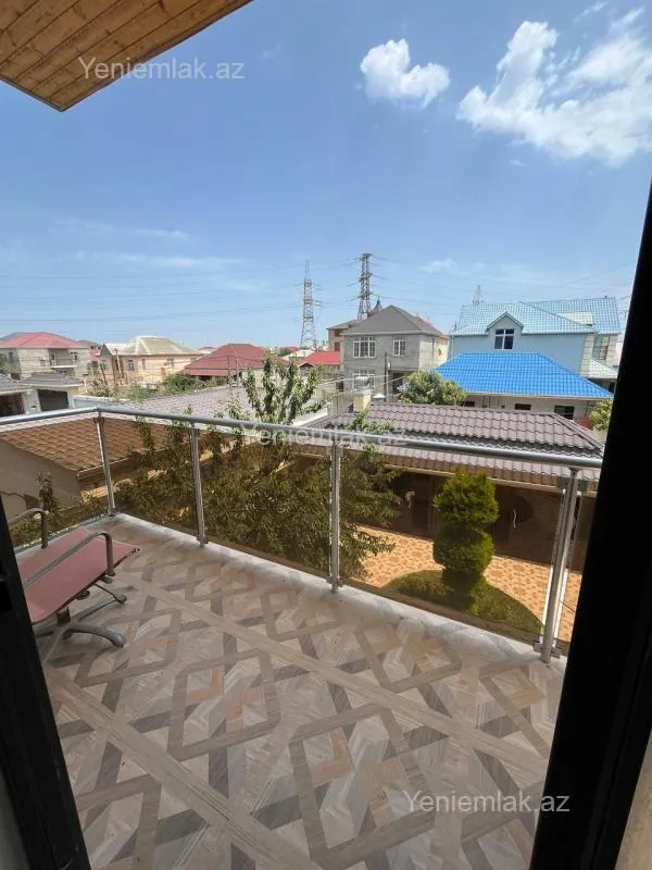 Satılır 6 otaqlı həyət evi 200 m²