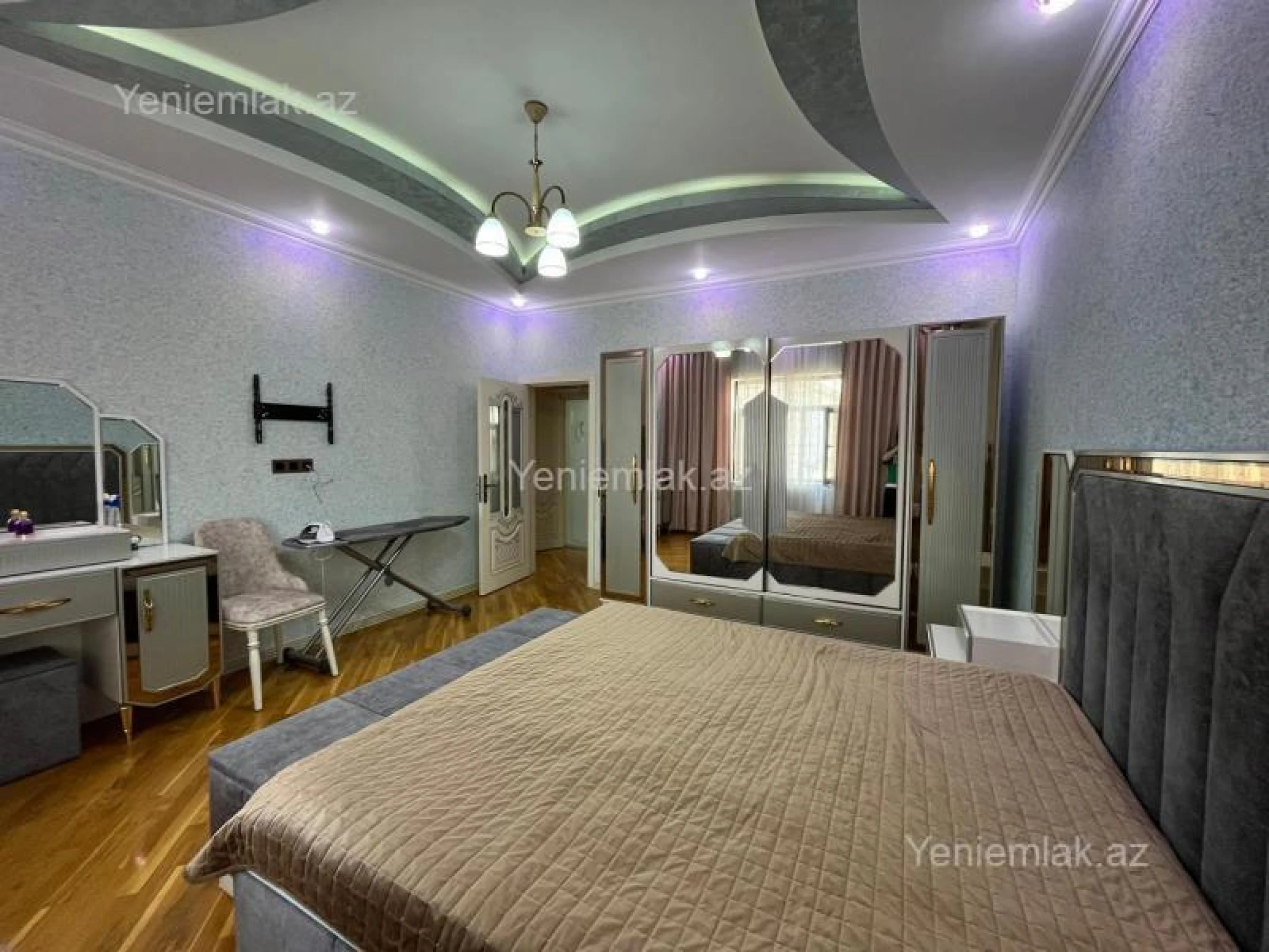 Satılır 6 otaqlı həyət evi 200 m²