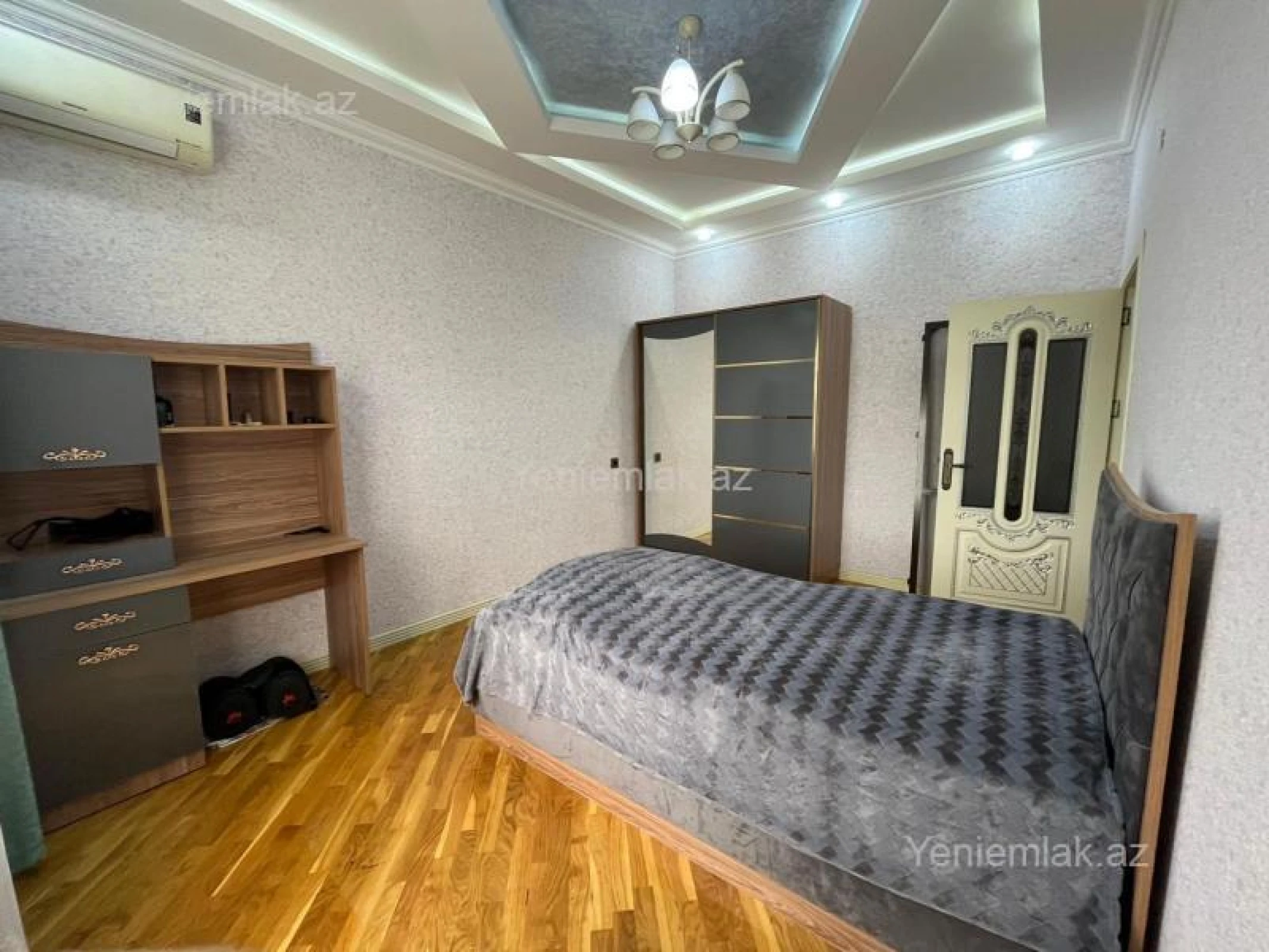 Satılır 6 otaqlı həyət evi 200 m²