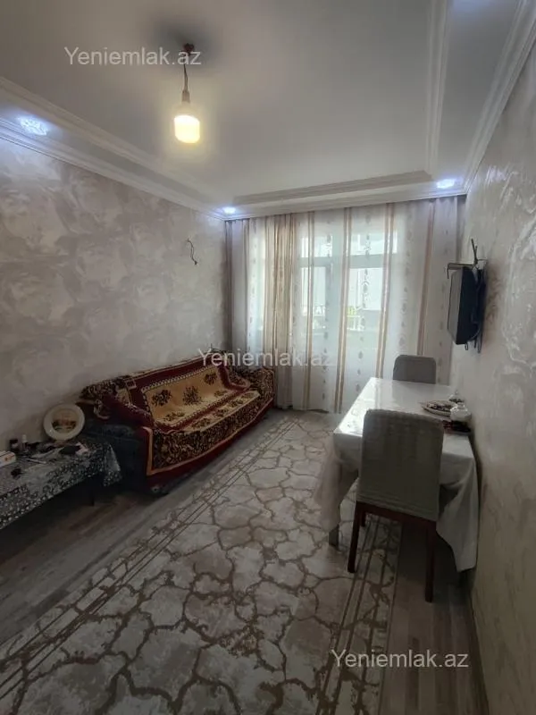 Satılır 2 otaqlı köhnə tikili 52 m²