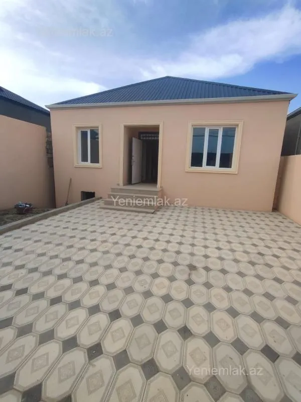 Satılır 4 otaqlı həyət evi 100 m²