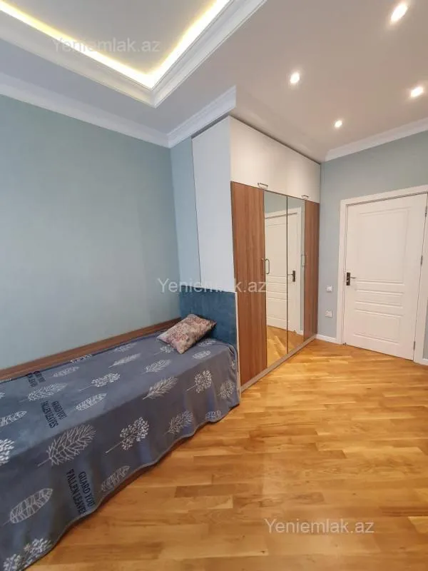 Satılır 4 otaqlı yeni tikili 136 m²