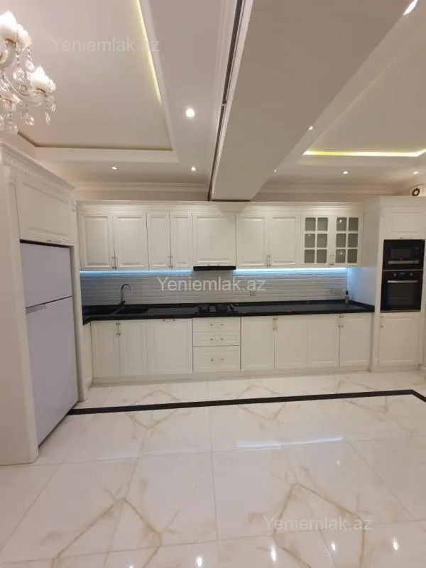 Satılır 4 otaqlı yeni tikili 136 m²