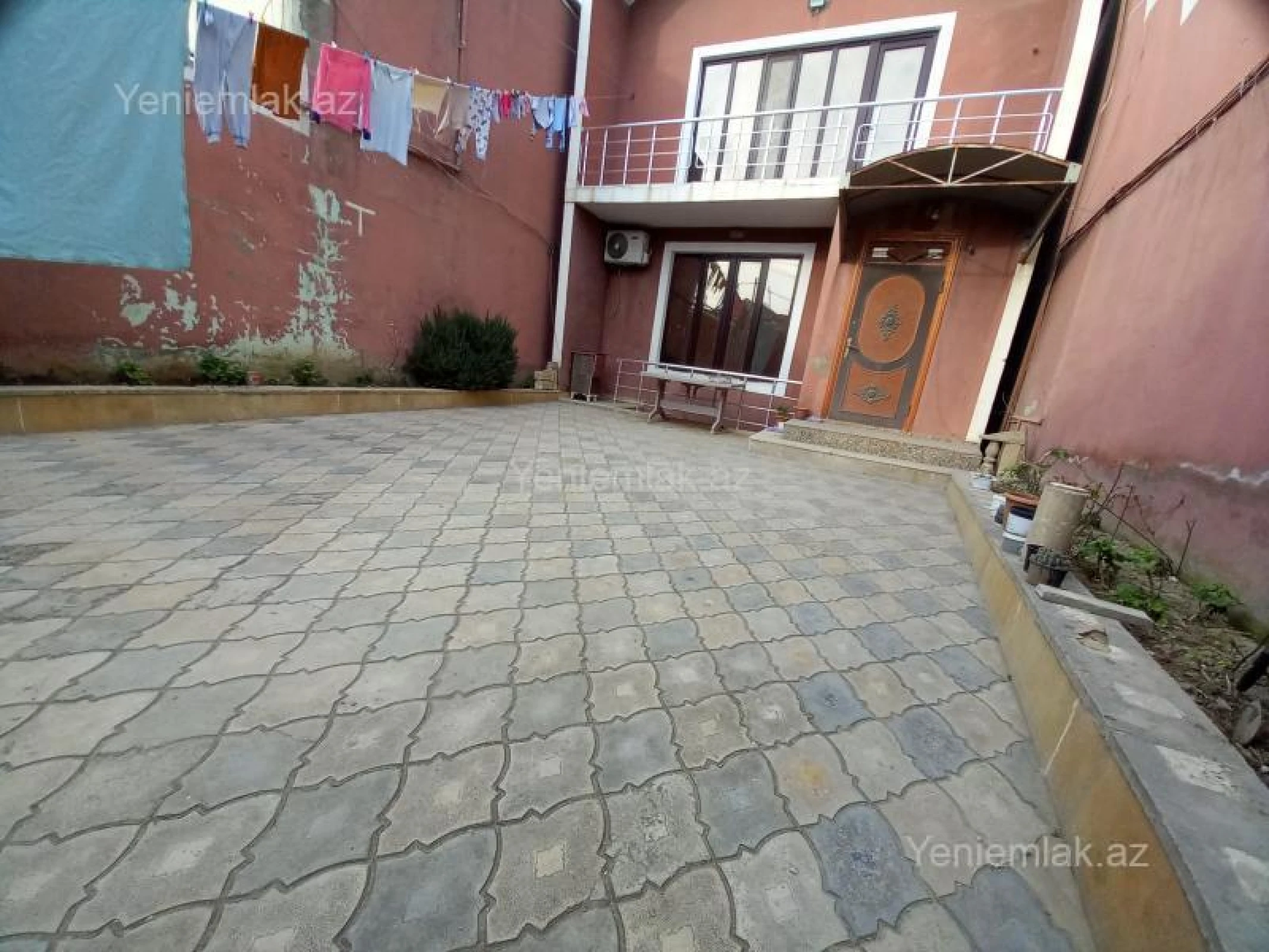 Satılır 5 otaqlı həyət evi 230 m²