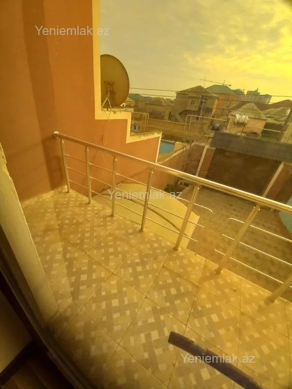 Satılır 5 otaqlı həyət evi 230 m²