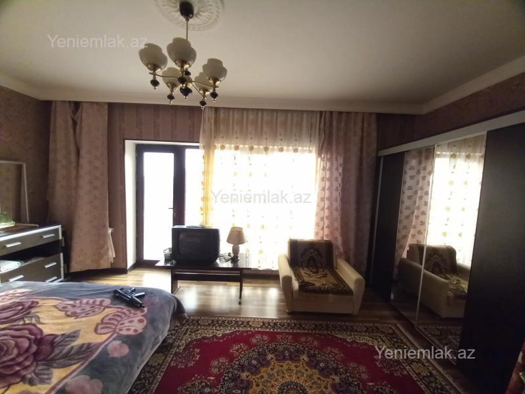Satılır 5 otaqlı həyət evi 230 m²