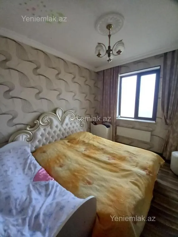 Satılır 5 otaqlı həyət evi 230 m²