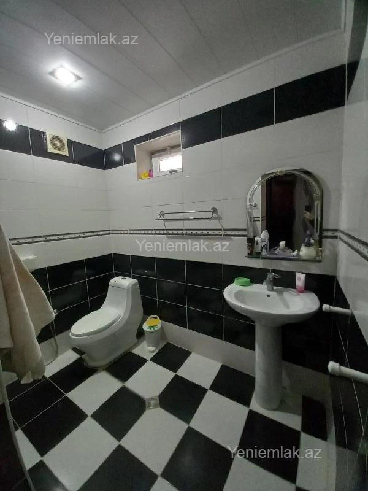 Satılır 5 otaqlı həyət evi 230 m²