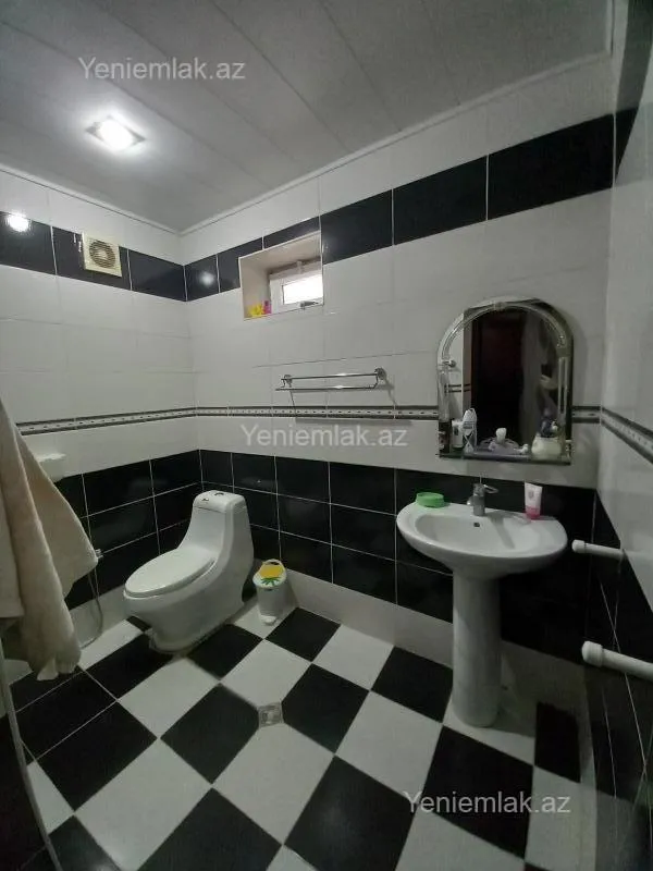 Satılır 5 otaqlı həyət evi 230 m²