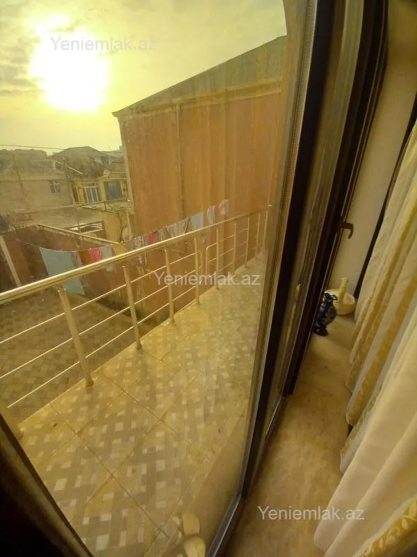 Satılır 5 otaqlı həyət evi 230 m²