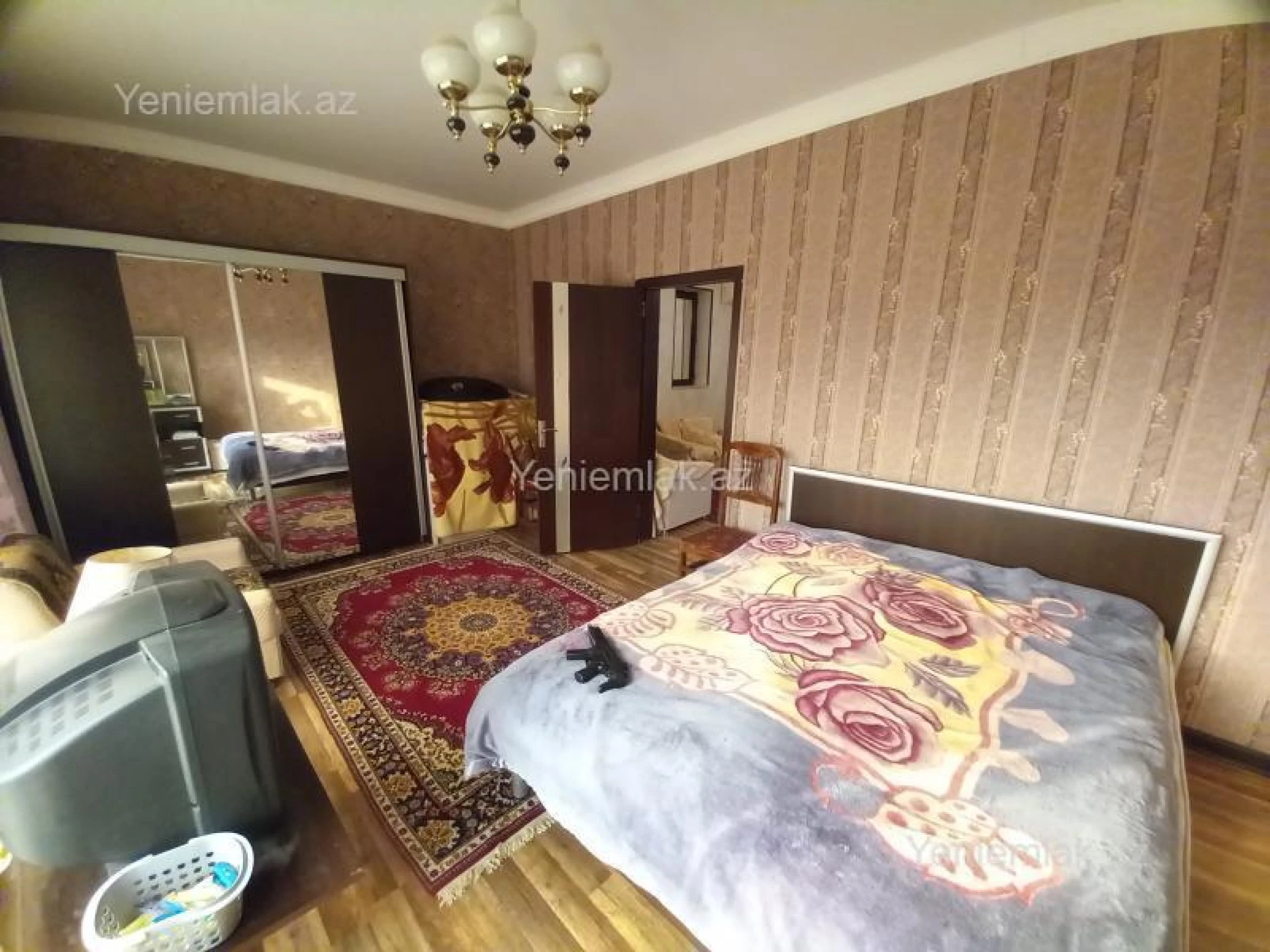 Satılır 5 otaqlı həyət evi 230 m²