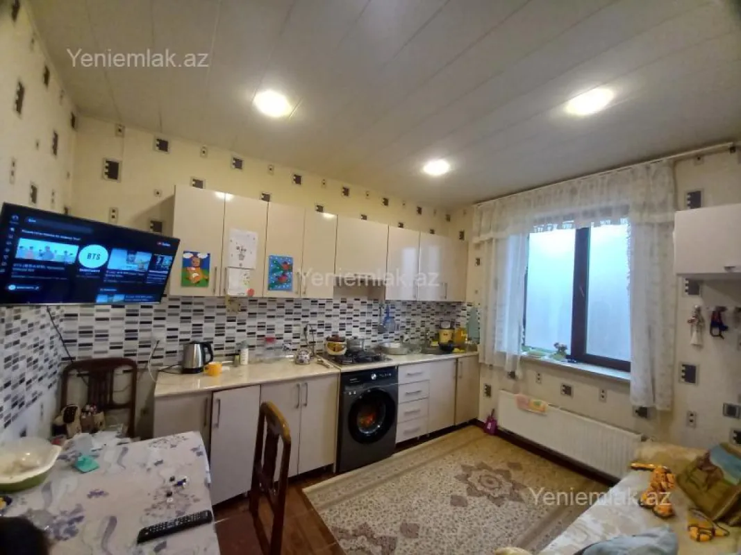 Satılır 5 otaqlı həyət evi 230 m²