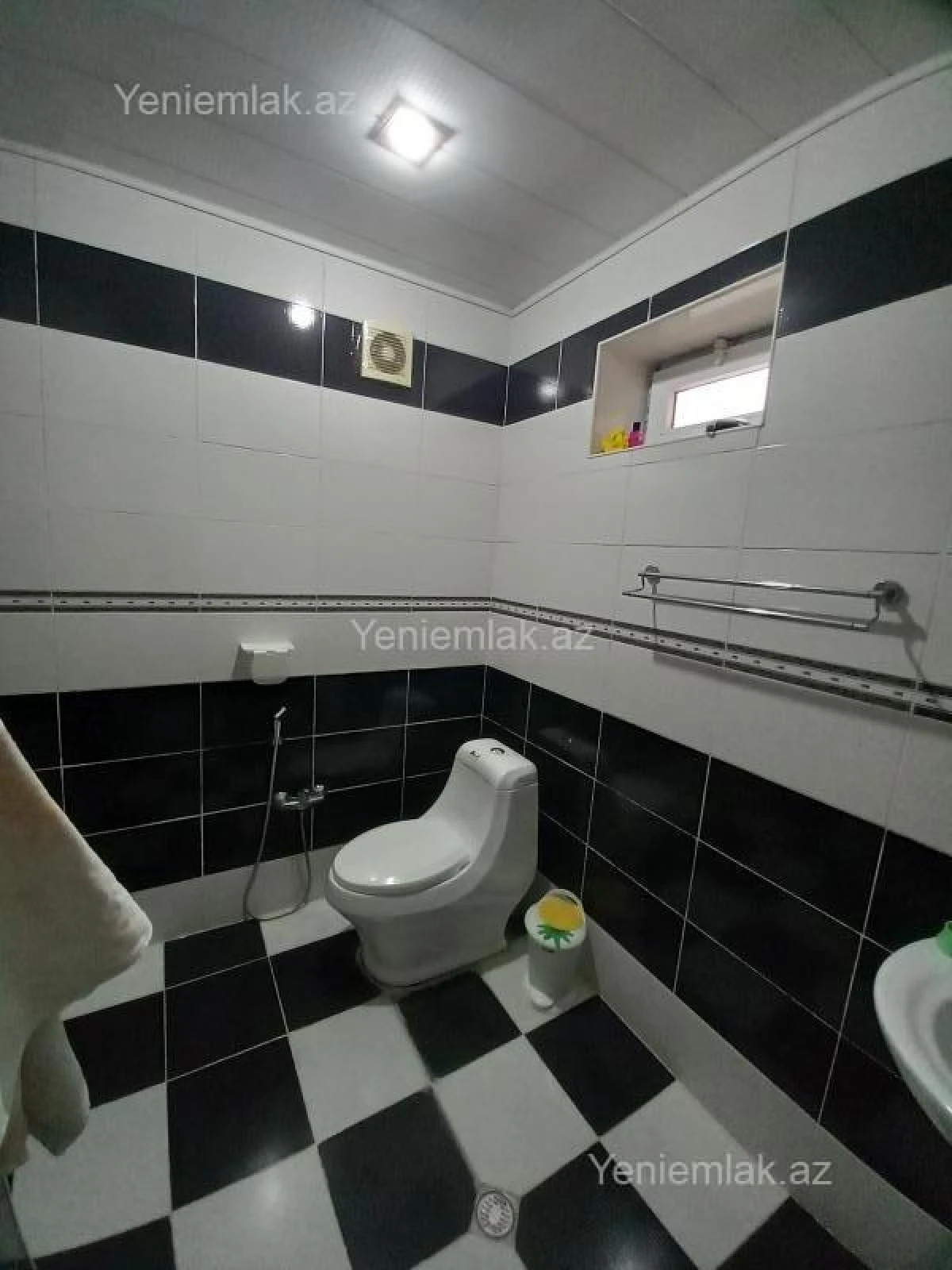 Satılır 5 otaqlı həyət evi 230 m²