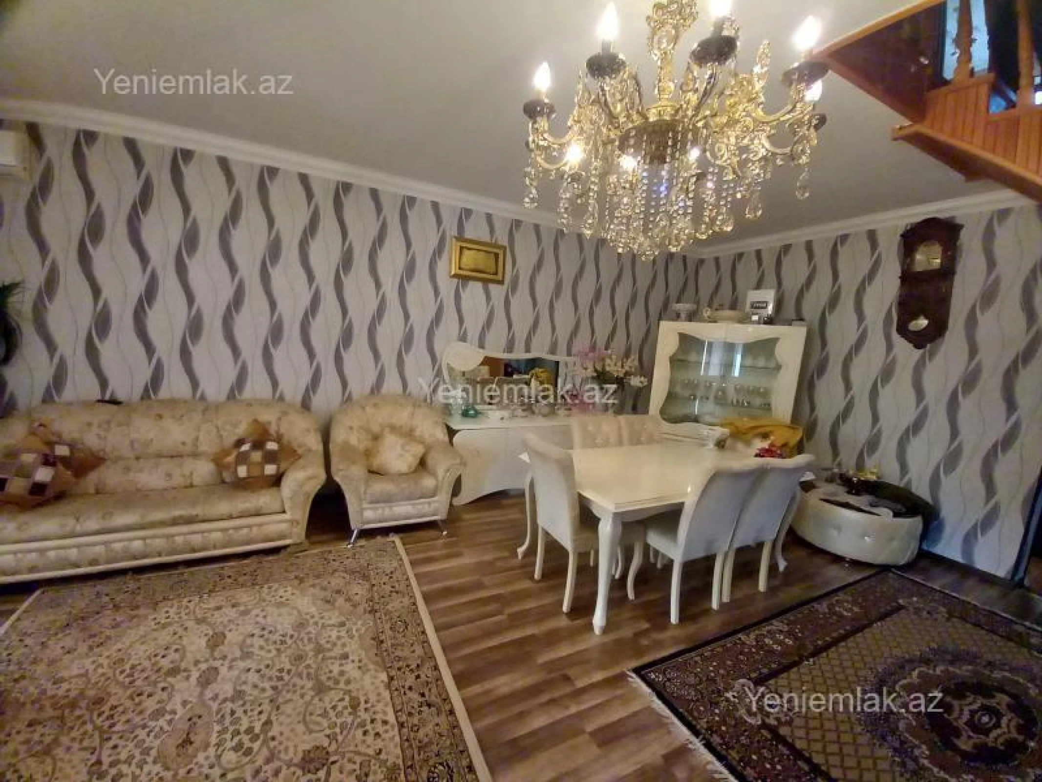 Satılır 5 otaqlı həyət evi 230 m²