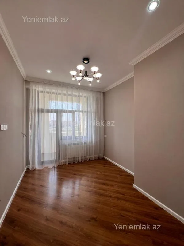 Satılır 3 otaqlı yeni tikili 80 m²