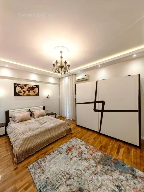 Satılır 4 otaqlı yeni tikili 225 m²