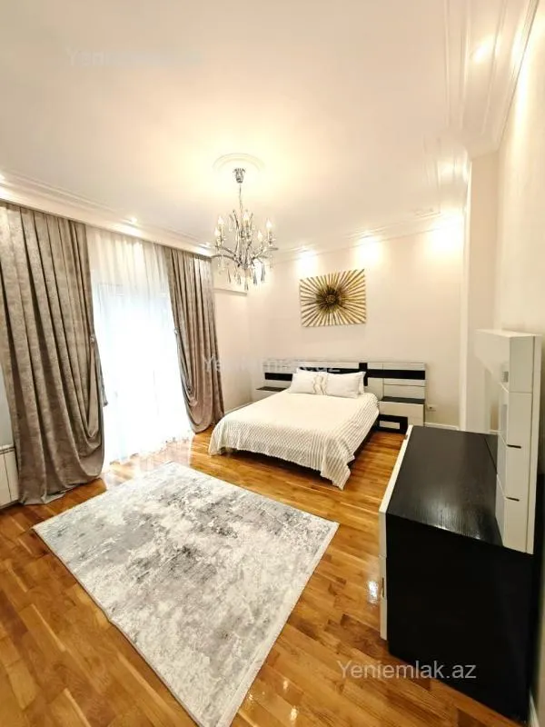 Satılır 4 otaqlı yeni tikili 225 m²