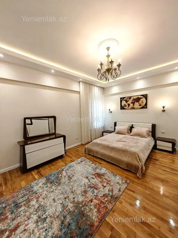 Satılır 4 otaqlı yeni tikili 225 m²