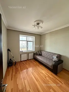 Satılır 4 otaqlı köhnə tikili 100 m²