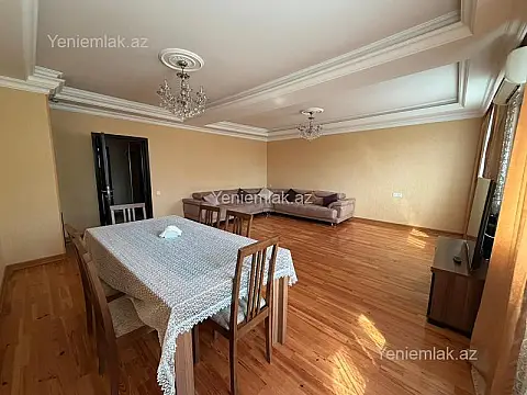 Satılır 4 otaqlı köhnə tikili 100 m²