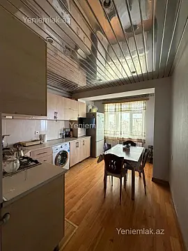 Satılır 4 otaqlı köhnə tikili 100 m²