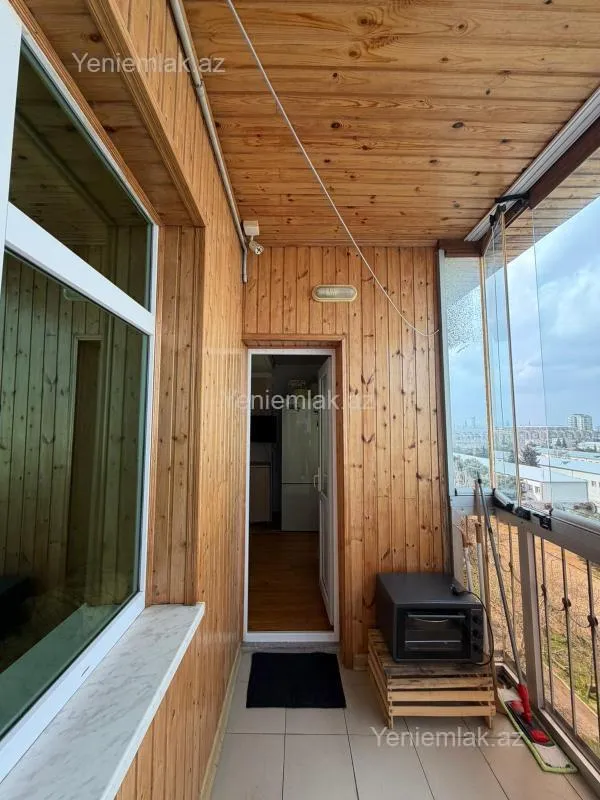 Satılır 4 otaqlı köhnə tikili 100 m²