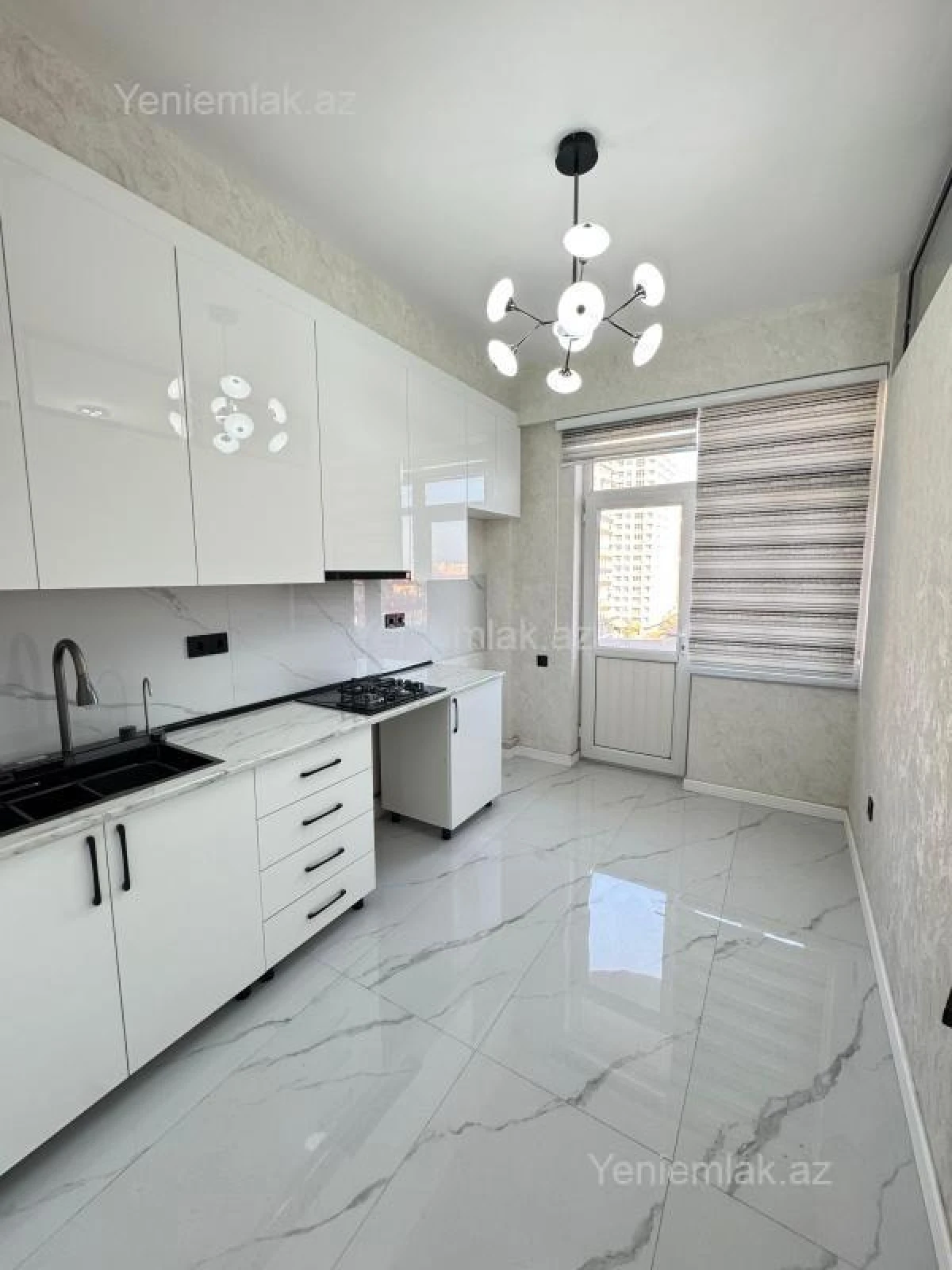 Satılır 3 otaqlı yeni tikili 95 m²