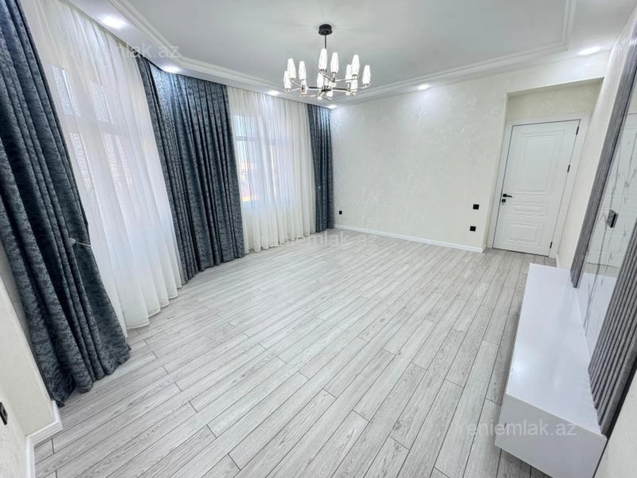 Satılır 3 otaqlı yeni tikili 95 m²
