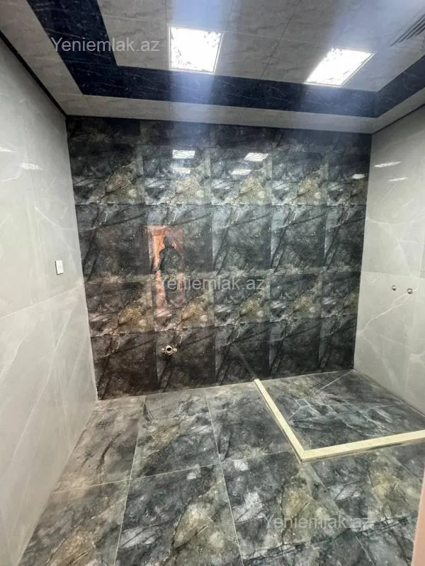 Satılır 5 otaqlı həyət evi 230 m²