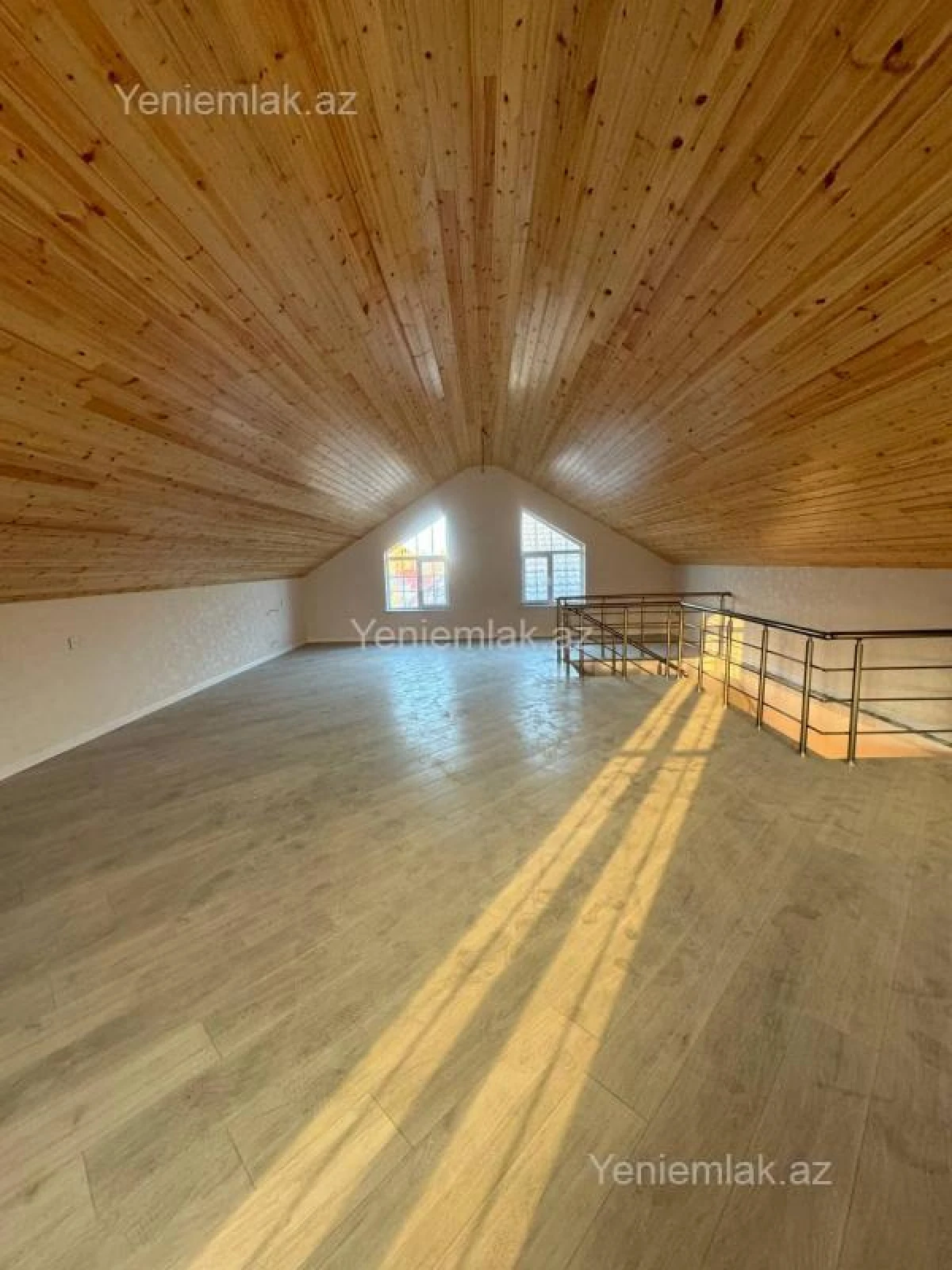 Satılır 5 otaqlı həyət evi 230 m²