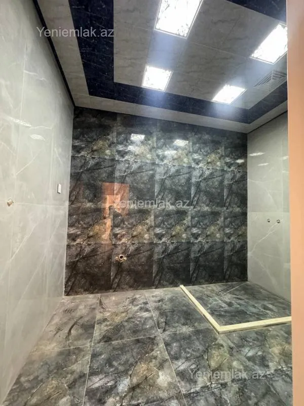 Satılır 5 otaqlı həyət evi 230 m²