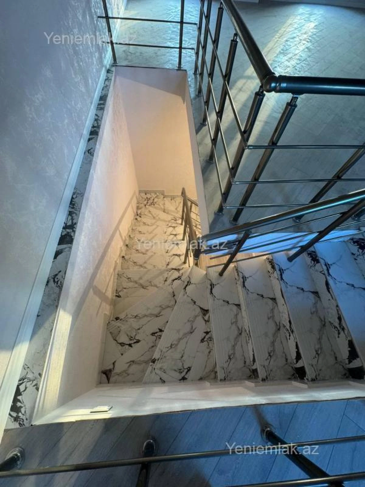 Satılır 5 otaqlı həyət evi 230 m²