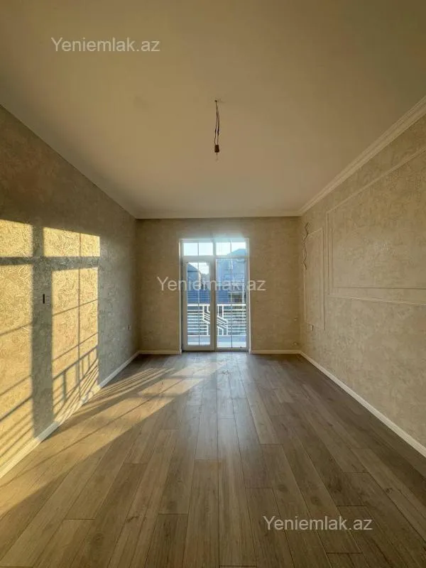 Satılır 5 otaqlı həyət evi 230 m²
