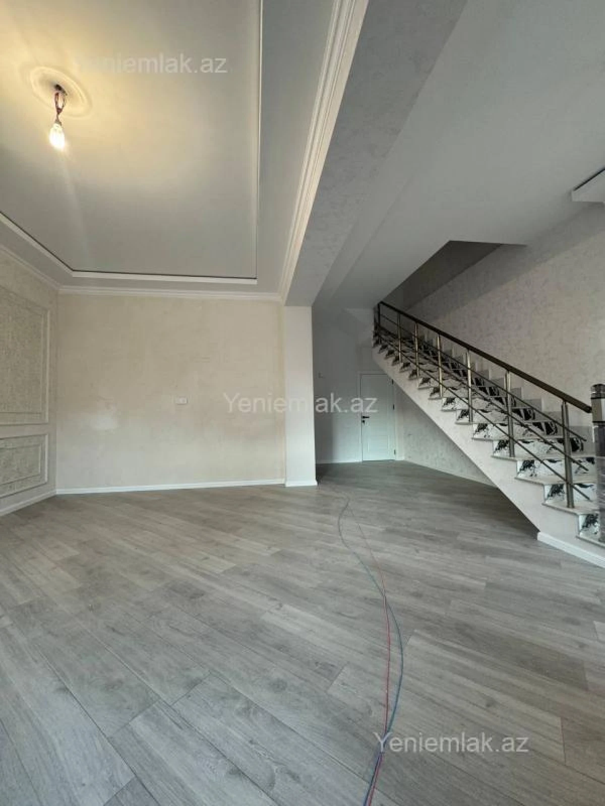 Satılır 5 otaqlı həyət evi 230 m²