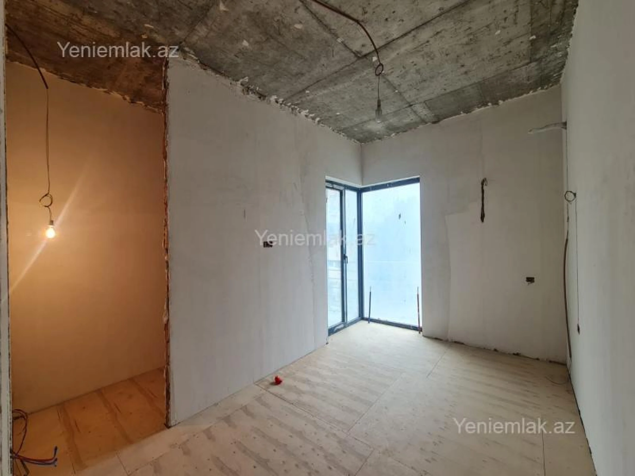 Satılır 4 otaqlı yeni tikili 200 m²