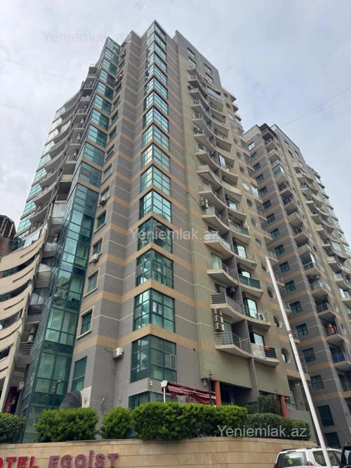 Satılır 4 otaqlı yeni tikili 200 m²