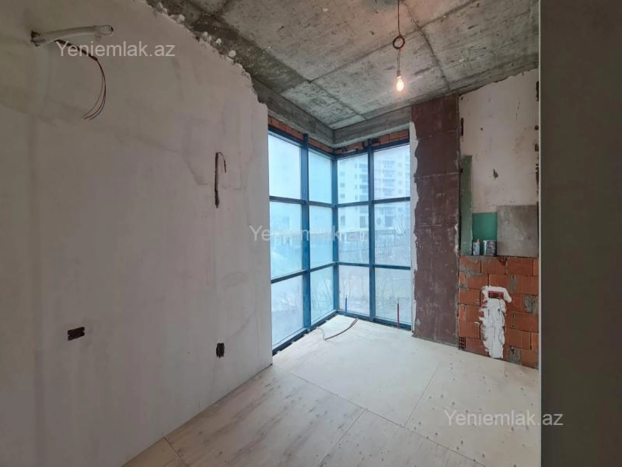 Satılır 4 otaqlı yeni tikili 200 m²