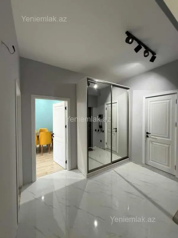 Satılır 3 otaqlı yeni tikili 80 m²