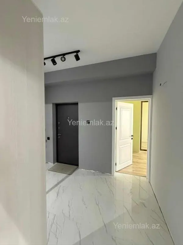Satılır 3 otaqlı yeni tikili 80 m²