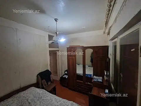 Satılır 2 otaqlı köhnə tikili 60 m²