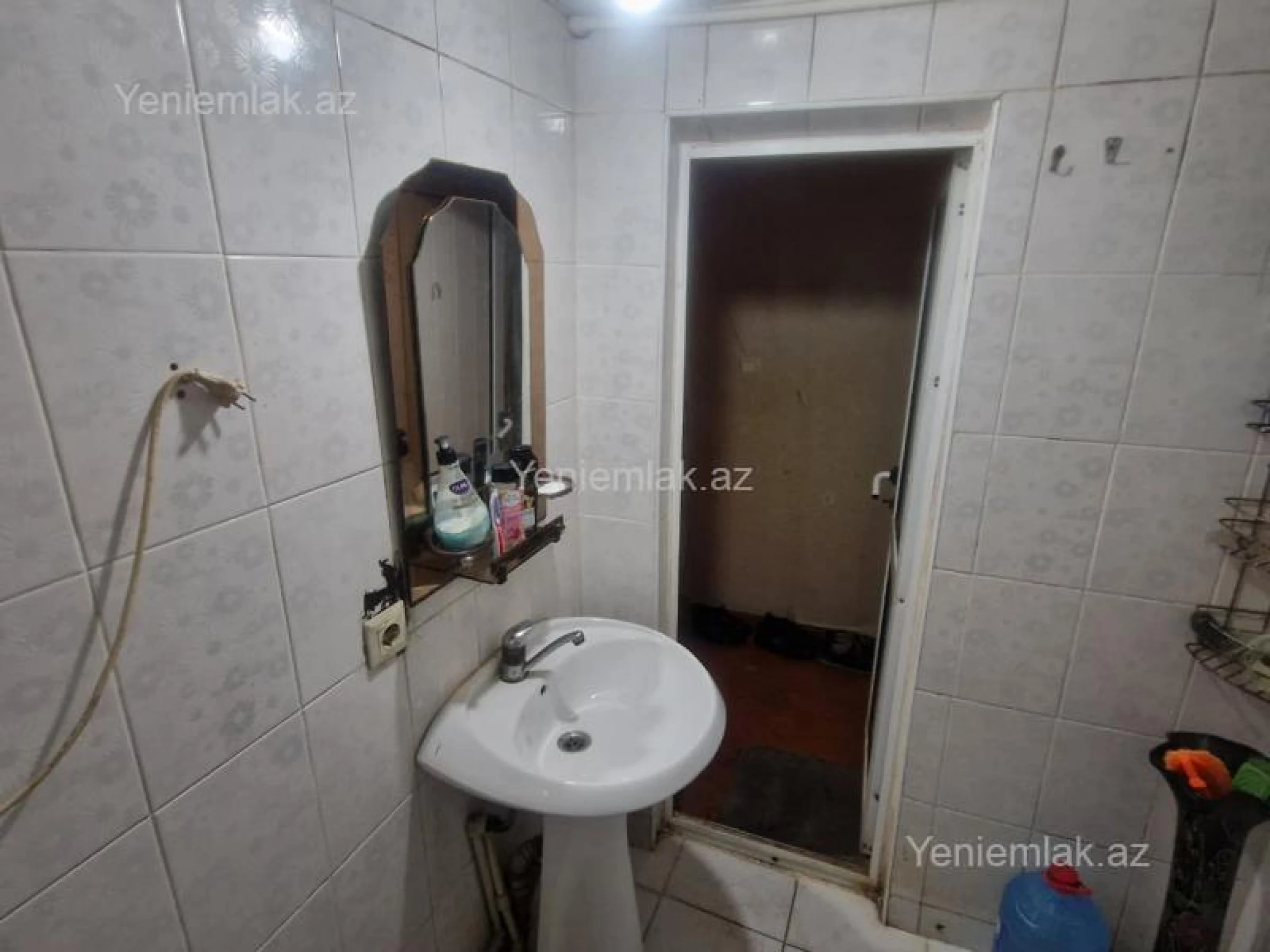 Satılır 2 otaqlı köhnə tikili 60 m²