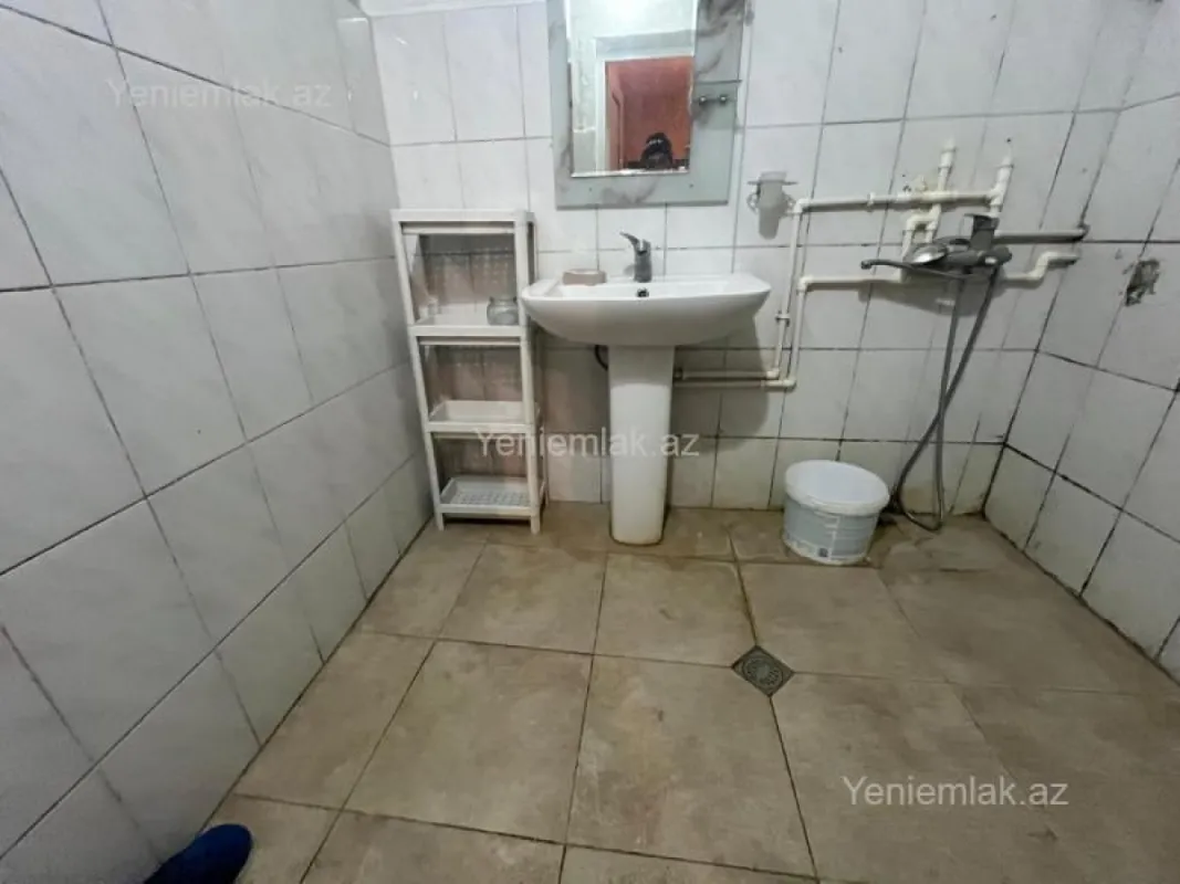Satılır 3 otaqlı köhnə tikili 65 m²